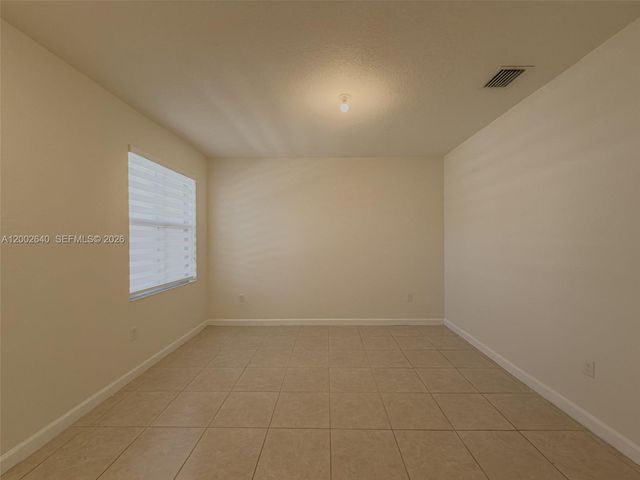 10629 W 32nd Ln, Hialeah, FL 33018
