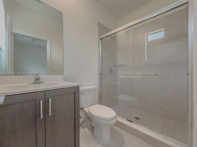 10629 W 32nd Ln, Hialeah, FL 33018