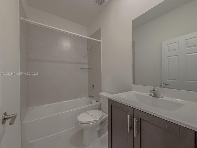 10629 W 32nd Ln, Hialeah, FL 33018