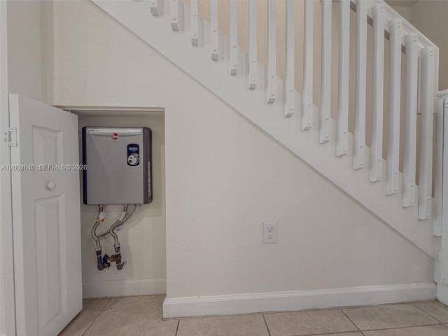10629 W 32nd Ln, Hialeah, FL 33018