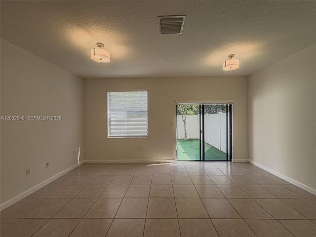 10629 W 32nd Ln, Hialeah, FL 33018