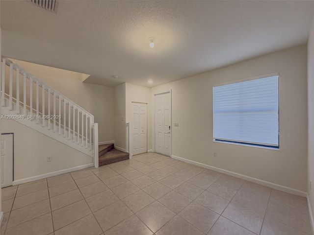 10629 W 32nd Ln, Hialeah, FL 33018