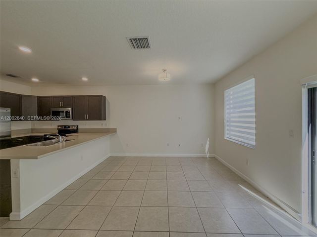 10629 W 32nd Ln, Hialeah, FL 33018