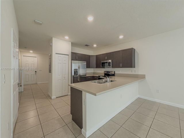 10629 W 32nd Ln, Hialeah, FL 33018