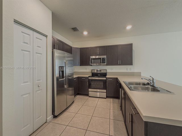 10629 W 32nd Ln, Hialeah, FL 33018