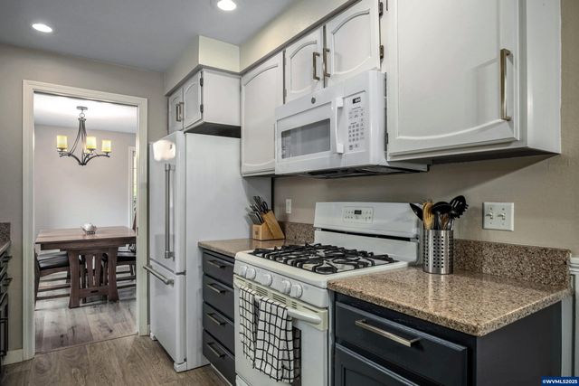 1878 Joseph St S, Salem, OR 97302