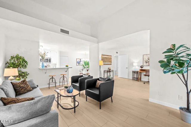 898 Temple Terrace 322, Los Angeles, CA 90042
