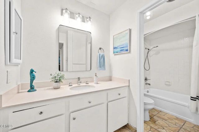 898 Temple Terrace 322, Los Angeles, CA 90042