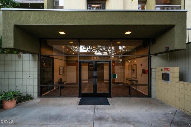 898 Temple Terrace 322, Los Angeles, CA 90042