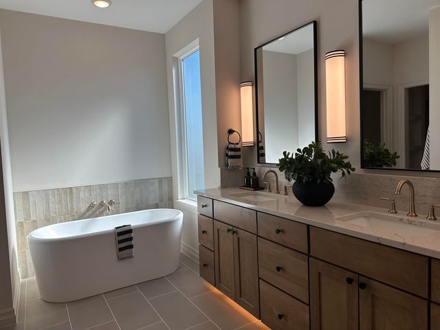 4305 N Sunny Ln, Wichita, KS 67205