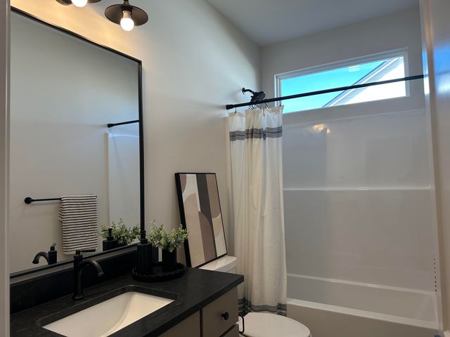 4305 N Sunny Ln, Wichita, KS 67205