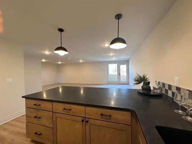 4305 N Sunny Ln, Wichita, KS 67205