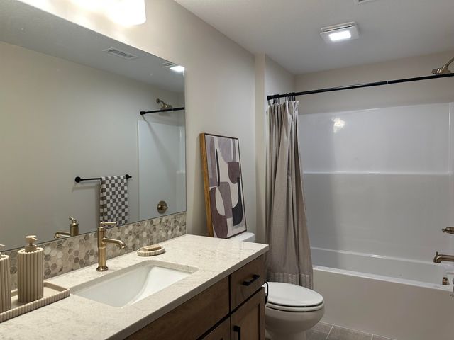 4305 N Sunny Ln, Wichita, KS 67205