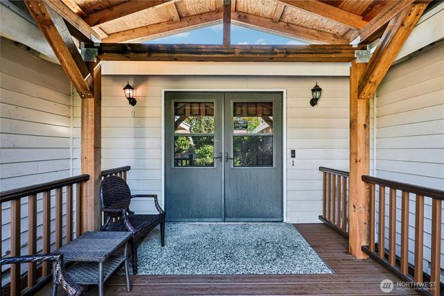 8621 Vistarama Avenue, Everett, WA 98208