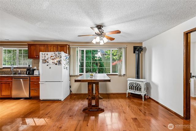 8621 Vistarama Avenue, Everett, WA 98208