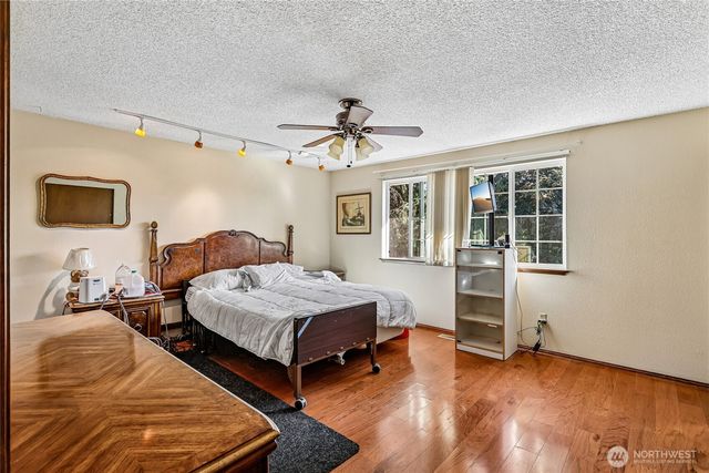 8621 Vistarama Avenue, Everett, WA 98208