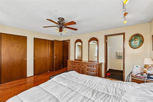 8621 Vistarama Avenue, Everett, WA 98208