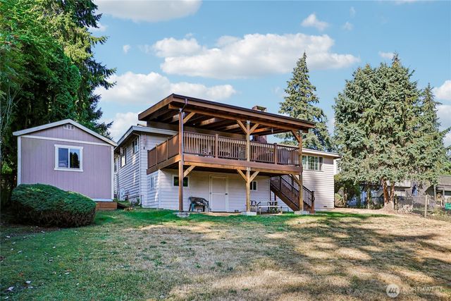 8621 Vistarama Avenue, Everett, WA 98208