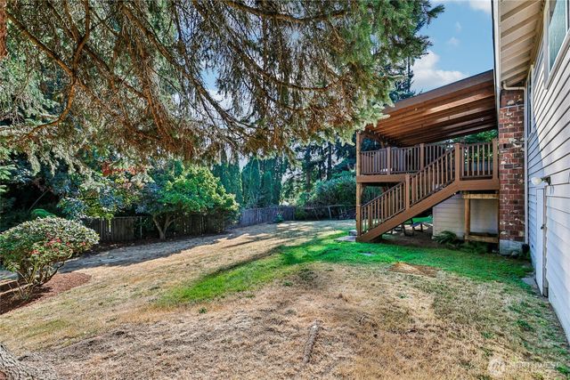 8621 Vistarama Avenue, Everett, WA 98208