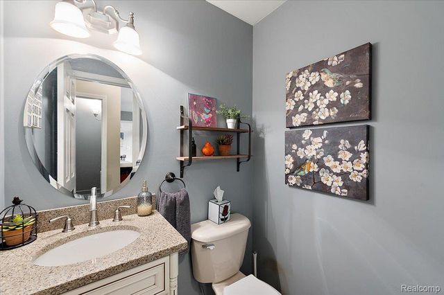 607 Salus Drive, Waterford Charter Township, MI 48327
