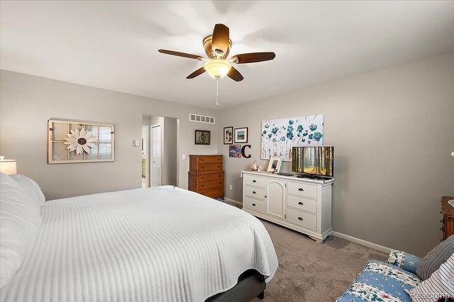 607 Salus Drive, Waterford Charter Township, MI 48327