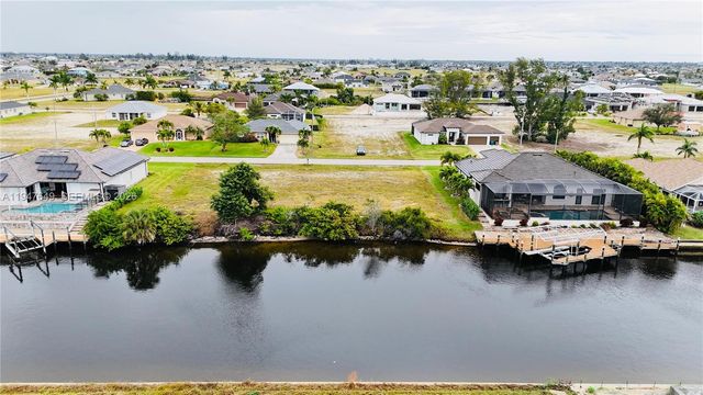 718 NW 38 pl, Cape Coral, FL 33993