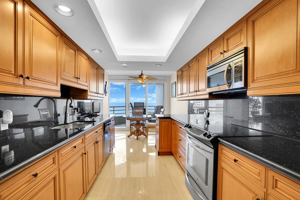 Image 15 of property listing at 4101 N Ocean Boulevard 1604, Boca Raton, FL 33431