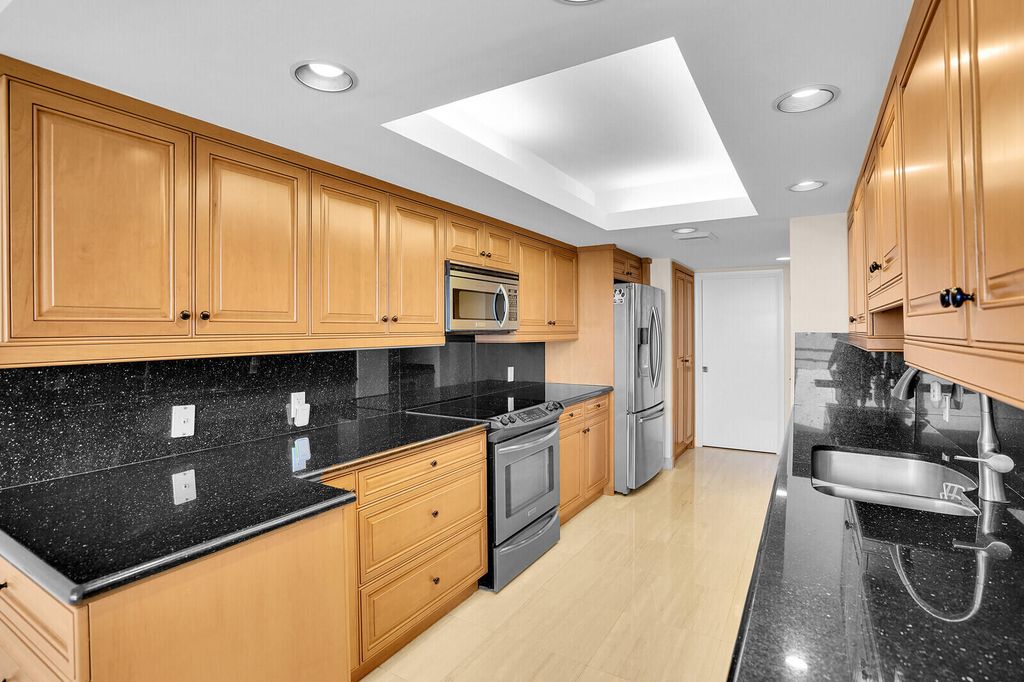 Image 16 of property listing at 4101 N Ocean Boulevard 1604, Boca Raton, FL 33431