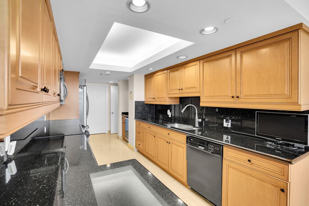 Image 18 of property listing at 4101 N Ocean Boulevard 1604, Boca Raton, FL 33431