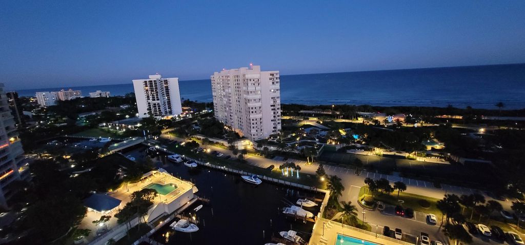 Image 5 of property listing at 4101 N Ocean Boulevard 1604, Boca Raton, FL 33431