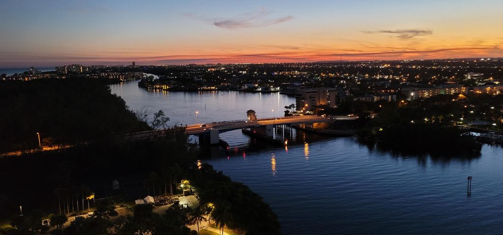 Image 8 of property listing at 4101 N Ocean Boulevard 1604, Boca Raton, FL 33431