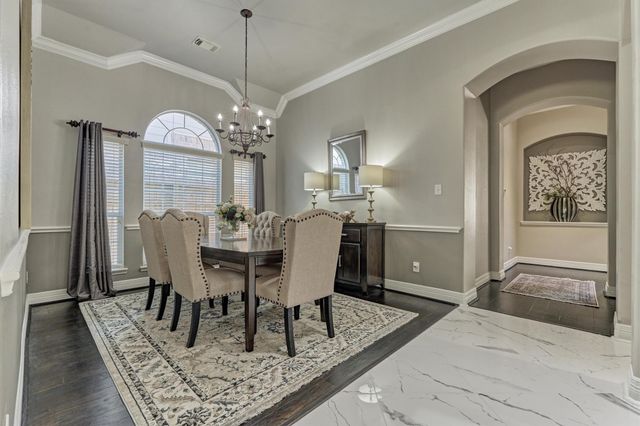 27 French Oaks, The Woodlands, TX 77382