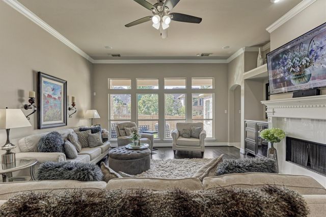 27 French Oaks, The Woodlands, TX 77382