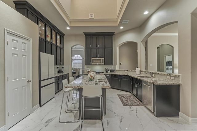 27 French Oaks, The Woodlands, TX 77382