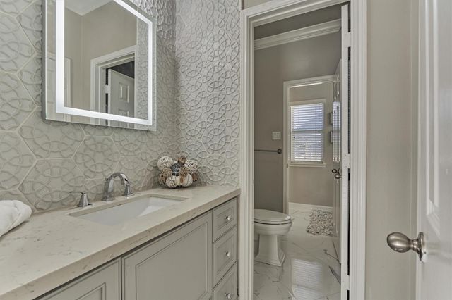 27 French Oaks, The Woodlands, TX 77382