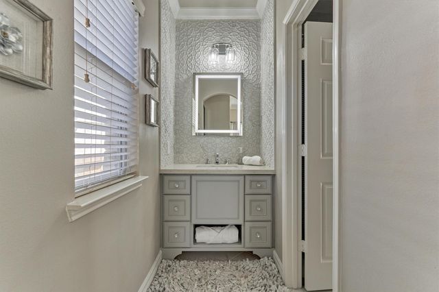 27 French Oaks, The Woodlands, TX 77382