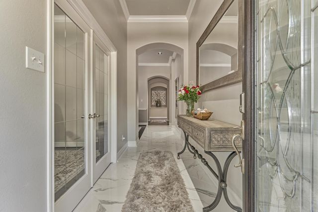 27 French Oaks, The Woodlands, TX 77382