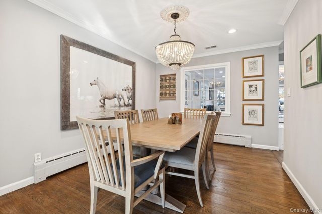 4 Paul Revere Lane, Centerport, NY 11721