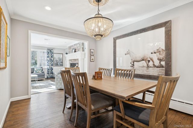 4 Paul Revere Lane, Centerport, NY 11721