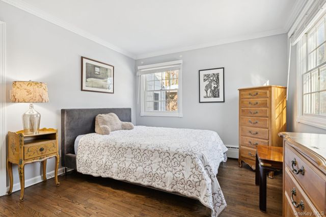 4 Paul Revere Lane, Centerport, NY 11721