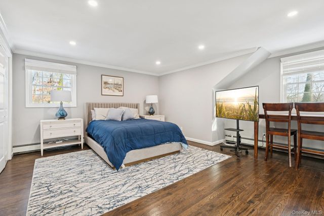 4 Paul Revere Lane, Centerport, NY 11721