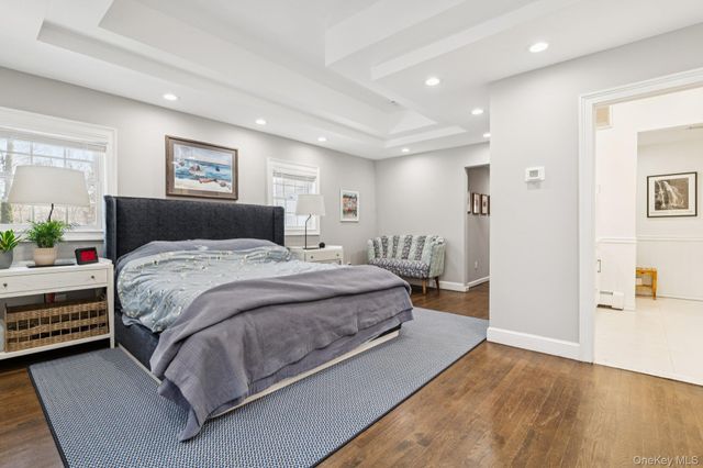 4 Paul Revere Lane, Centerport, NY 11721