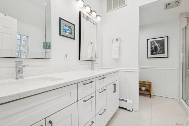 4 Paul Revere Lane, Centerport, NY 11721