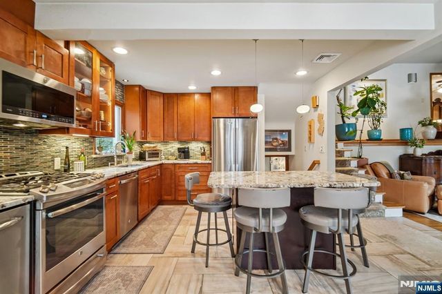 199 Honeysuckle Drive, Twp Of Washington, NJ 07676