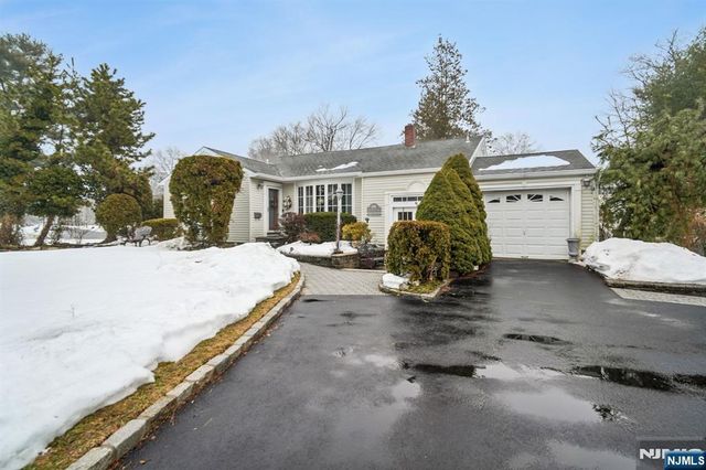 199 Honeysuckle Drive, Twp Of Washington, NJ 07676