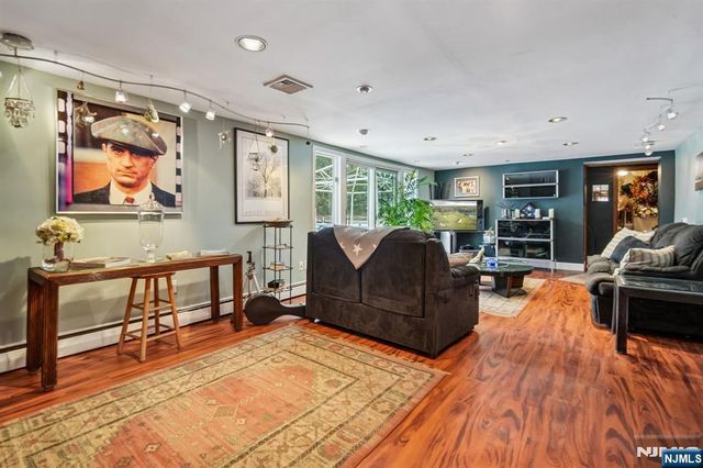 199 Honeysuckle Drive, Twp Of Washington, NJ 07676