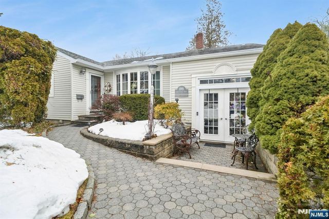 199 Honeysuckle Drive, Twp Of Washington, NJ 07676