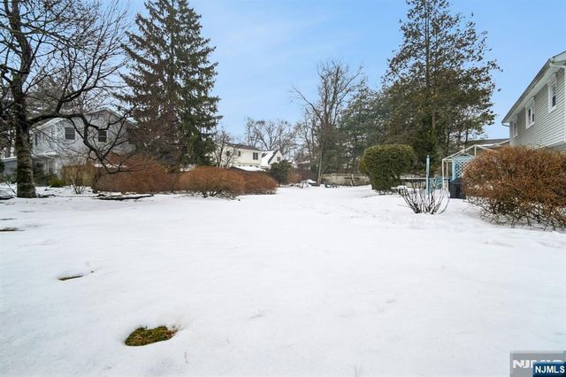 199 Honeysuckle Drive, Twp Of Washington, NJ 07676