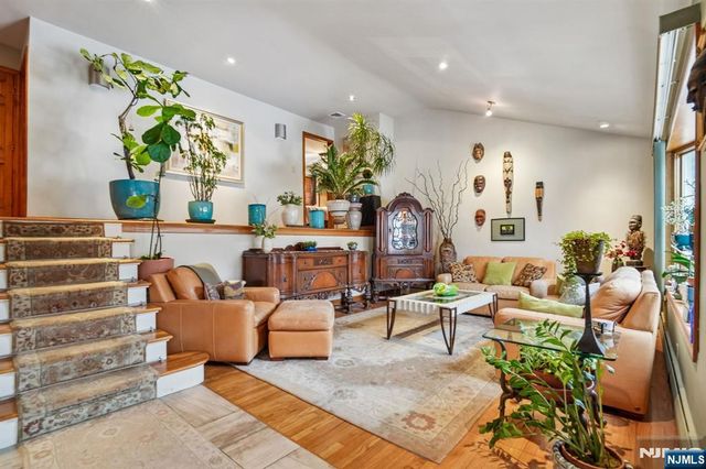 199 Honeysuckle Drive, Twp Of Washington, NJ 07676