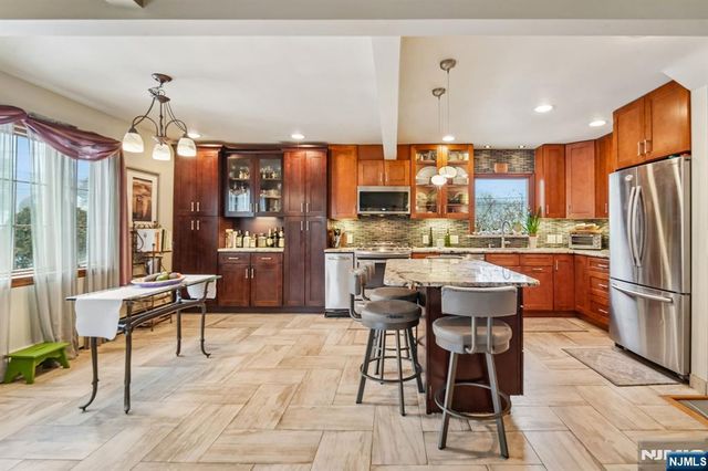 199 Honeysuckle Drive, Twp Of Washington, NJ 07676